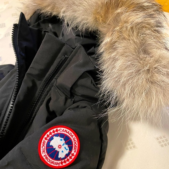 SOLD! ❤️Canada Goose MYSTIQUE PARKA - Picture 4 of 12